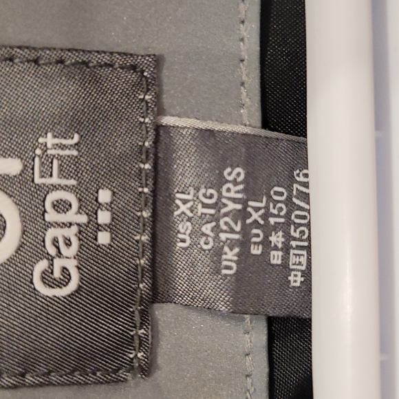 GAP fit boys metallic vest - Picture 3 of 3